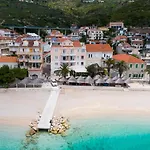 Apartment Riva Beachfront No.1