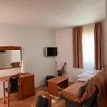 Riva Beachfront No.1
