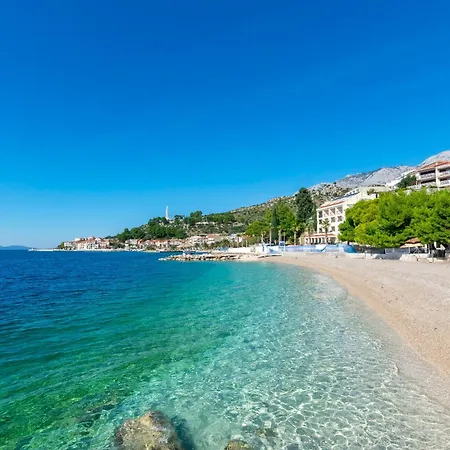 شقة Riva Beachfront No.1 بودغورا