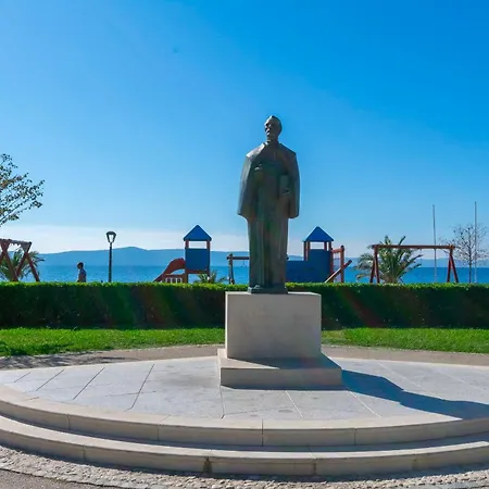شقة Riva Beachfront No.1 بودغورا