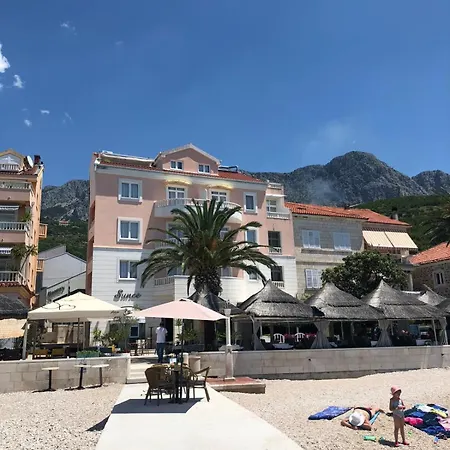 Апартаменты Riva Beachfront No.1 Подгора