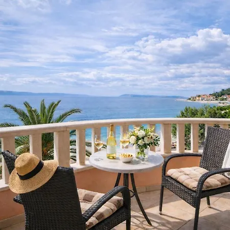 Riva Beachfront No.1 Подгора