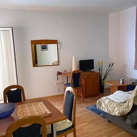 Riva Beachfront No.1 * Подгора