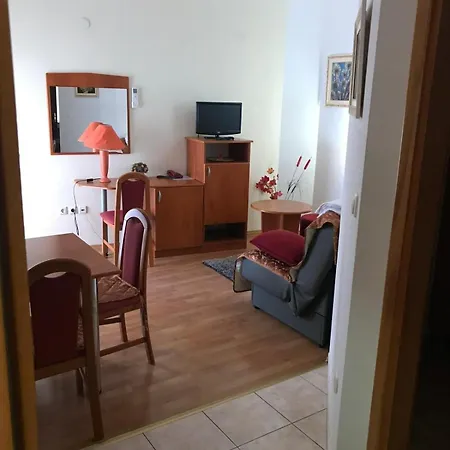 Riva Beachfront No.1 * Подгора
