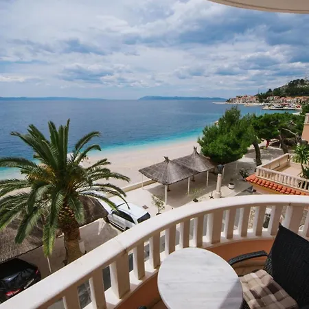 דירה Riva Beachfront No.1
