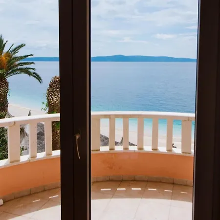 Riva Beachfront No.1