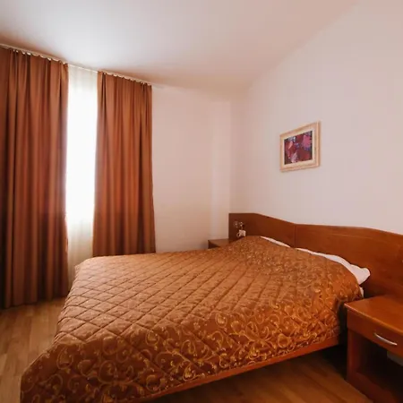 Riva Beachfront No.1 Апартаменты Подгора