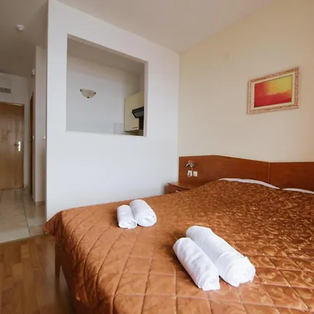 דירה Riva Beachfront No.1 *