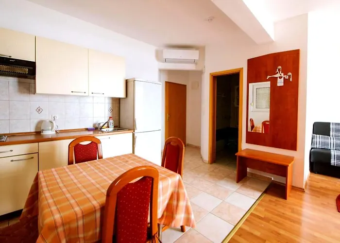 Riva Beachfront No.1 Apartment *