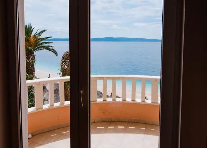 Riva Beachfront No.1